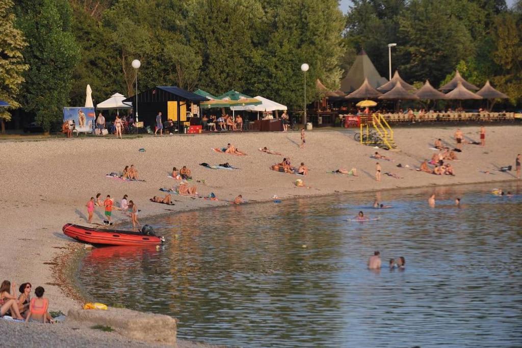 Cozy Donkey - Sporty Lake Apartment Zagreb Bagian luar foto